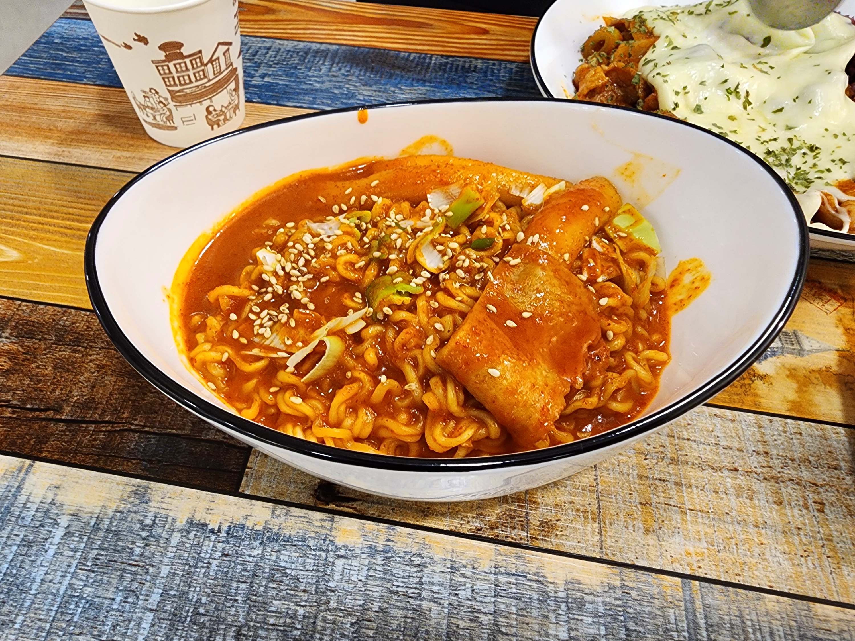 낭만떡볶이카페