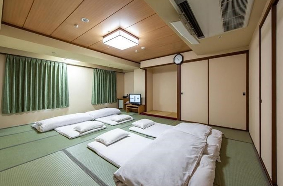 하카타 그린 호텔 2호점의 다다미방 모습