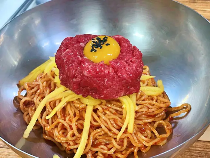 신림 신원시장 맛집 육회비빔면