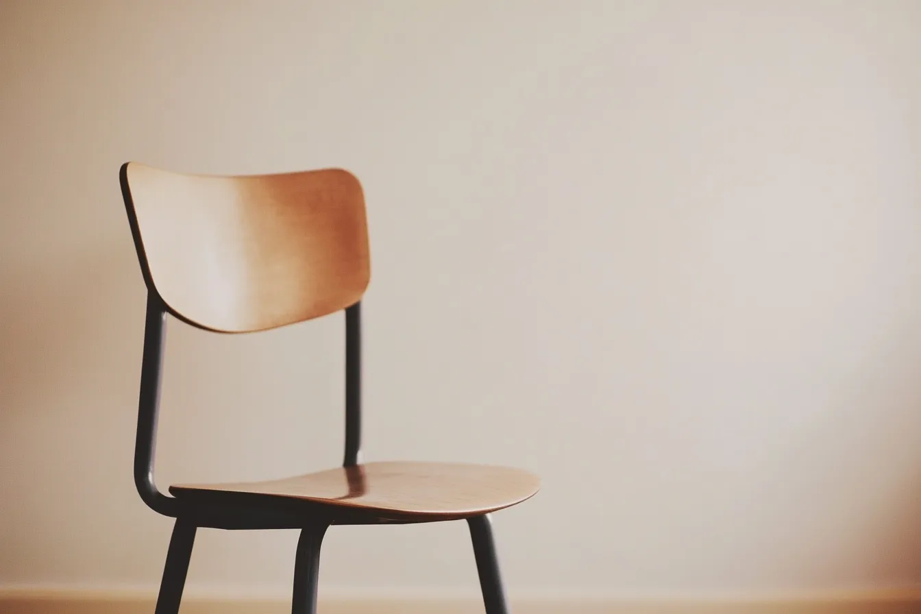 이사 가구 흔들림 원인: 해체 후 조립할 때 나사 헐거짐과 틀어짐 생기는 이유