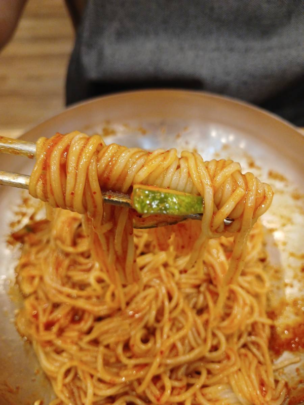 비빔냉면 면발