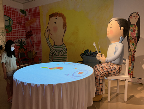 에바-알머슨-설치작품- 움직이는-조명