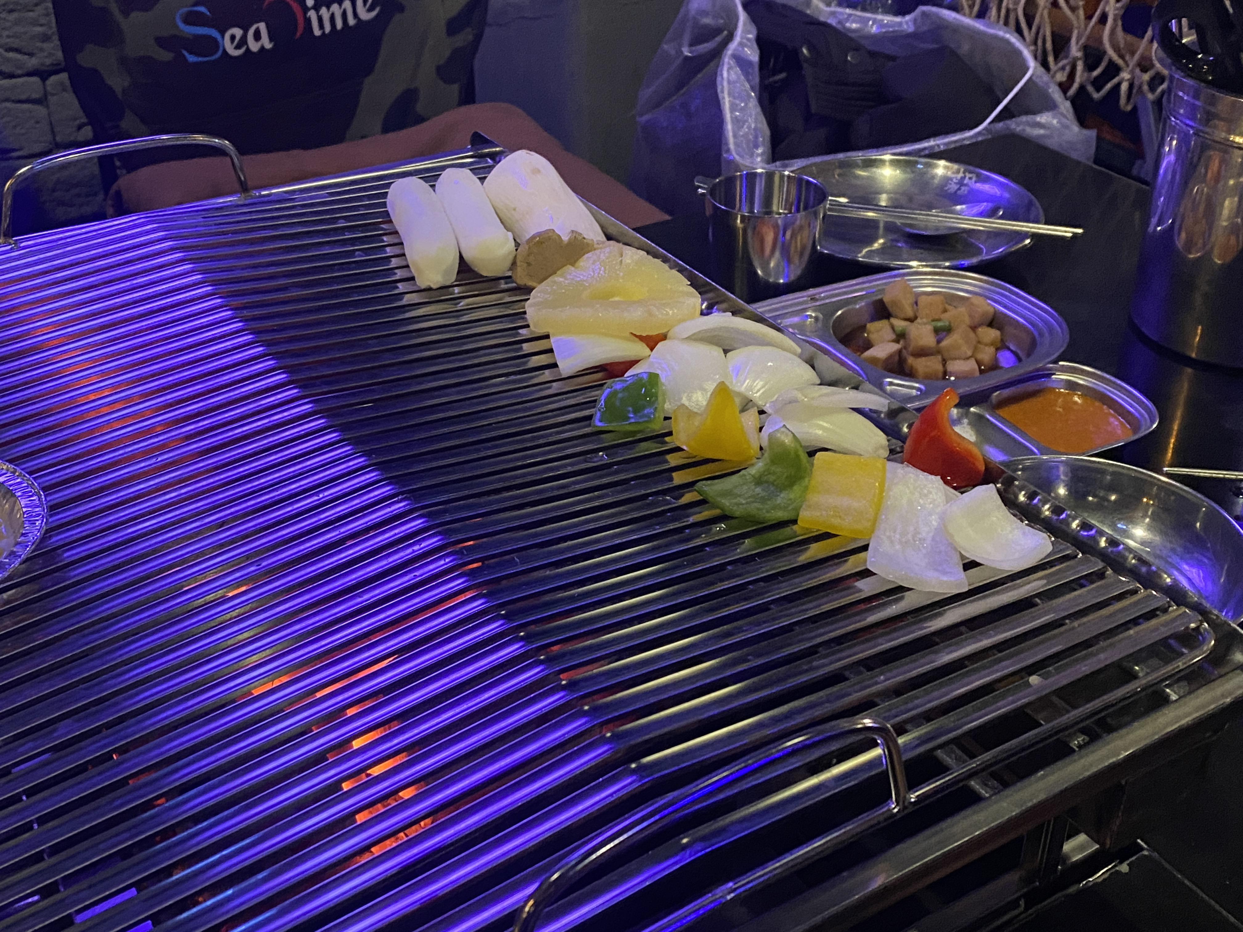 강남 삼겹살 고기집 - 난장캠프