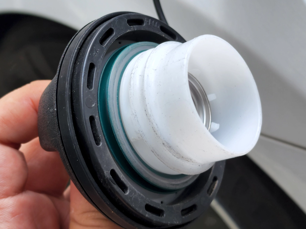 더뉴그랜저 연료캡 나사선