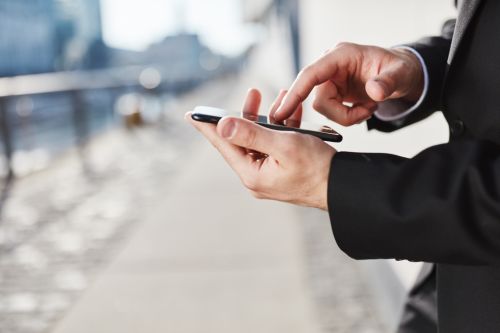 어플을 사용하고 있다