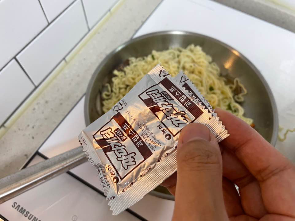 짜파게티 분말 가루 넣기