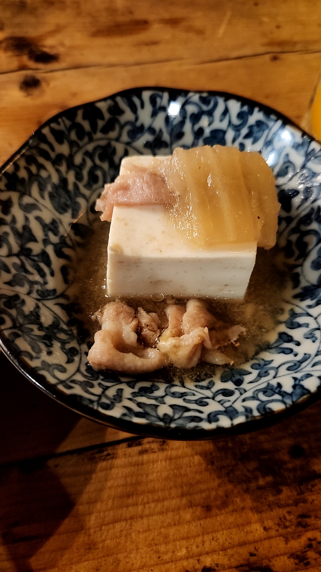 이건 100엔인가 주고 시킨 곁들일 음식이다.