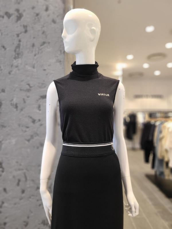 VOV 보브 터틀넥 슬리브리스 티셔츠 7112340106