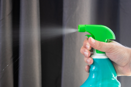 스프레이 물 분사로 옷 주름 피는법