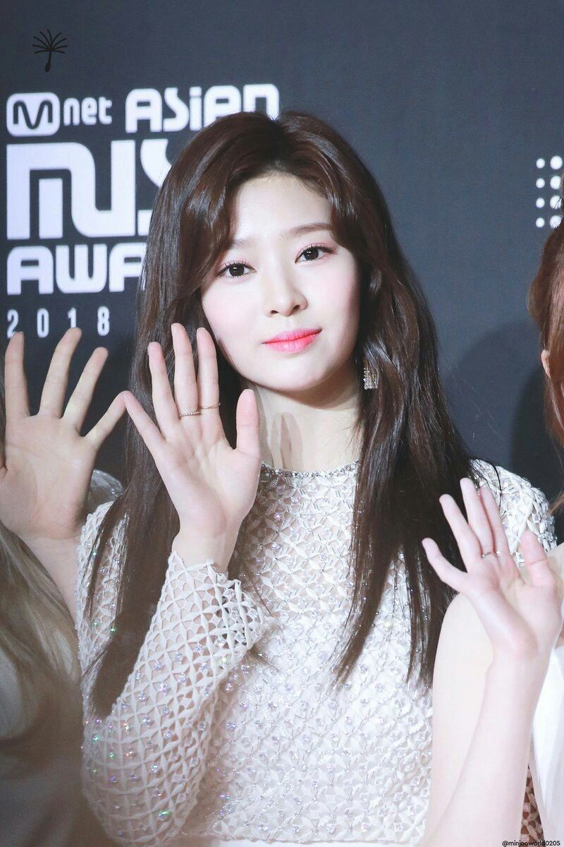 아이즈원 김민주 최애사진