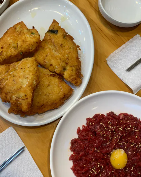 생생정보 대결 맛 대 맛 시장 육회 한 상 VS 누룽지마늘닭강정