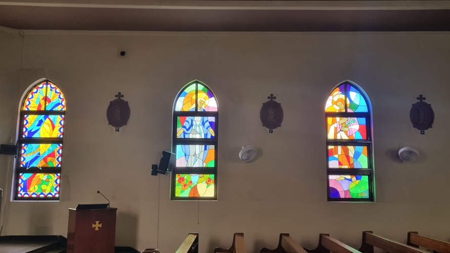 충주 교현동성당 십자가의 길, 스테인드글라스 사진