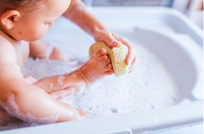 출산준비물 아기 목욕 스펀지