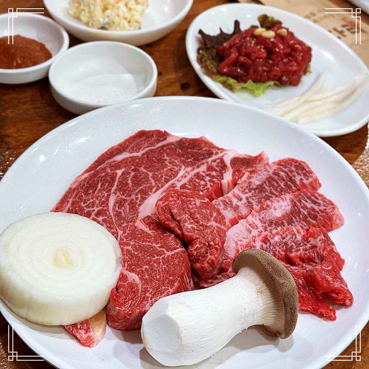 나혼자산다 나혼산 전현무 한우 숯불구이 전현무 식육식당 고기집 소고기 전문점 맛있는 정육점 식당 가게 평창 맛집 가격 위치 어디