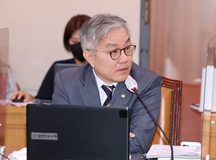 최강욱 국회의원 프로필