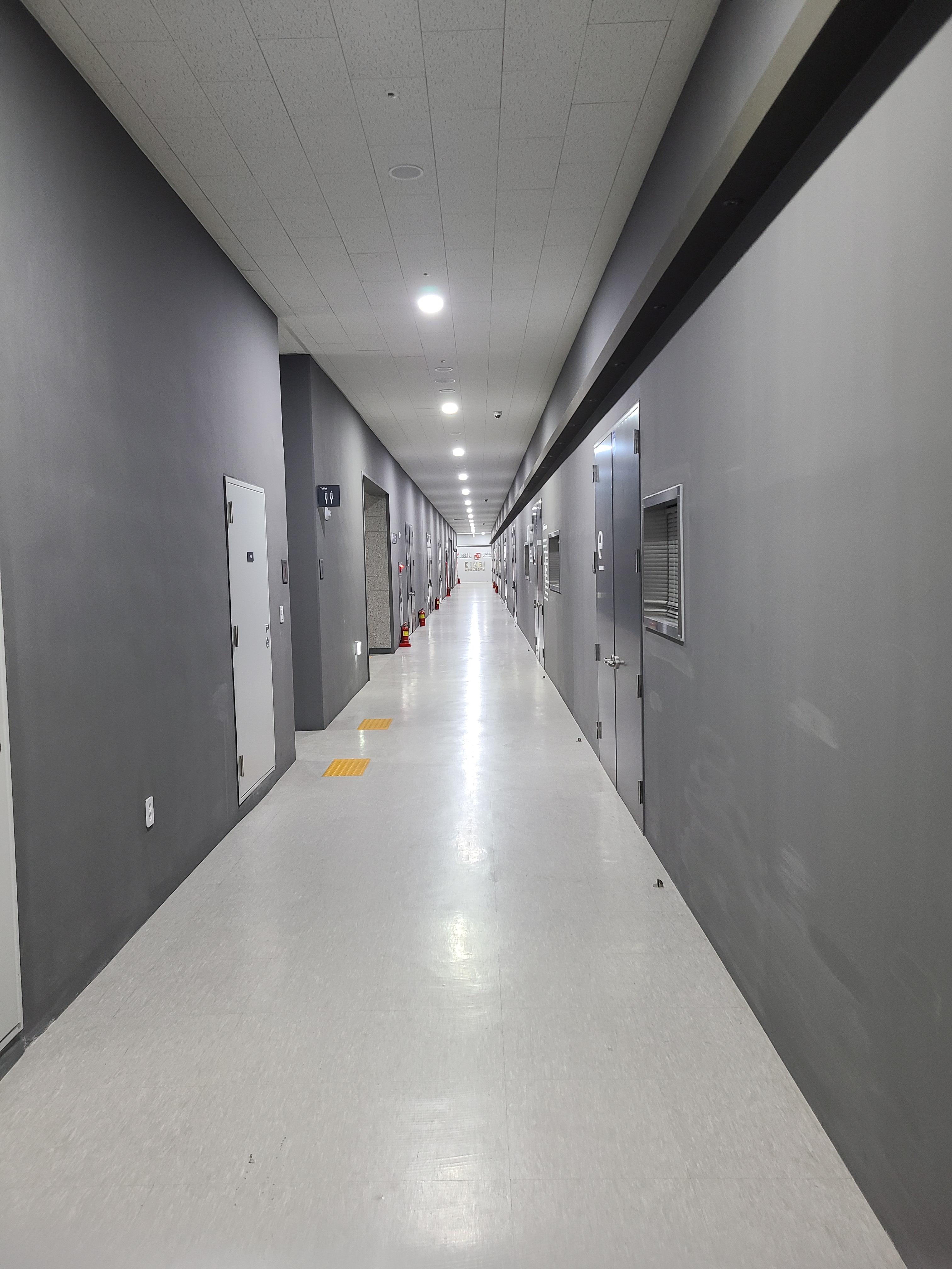 성남 센터엠 드라이브인, 섹션오피스, 지상주차장13