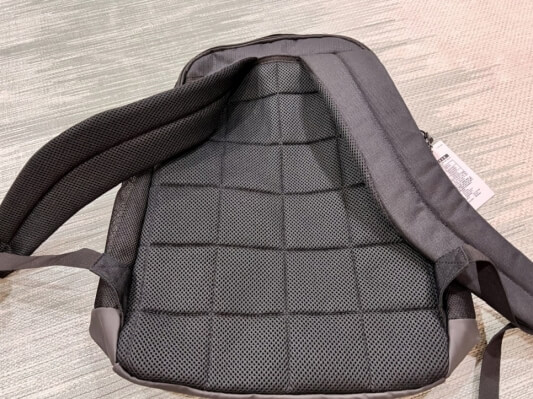 가방 뒷면 사진