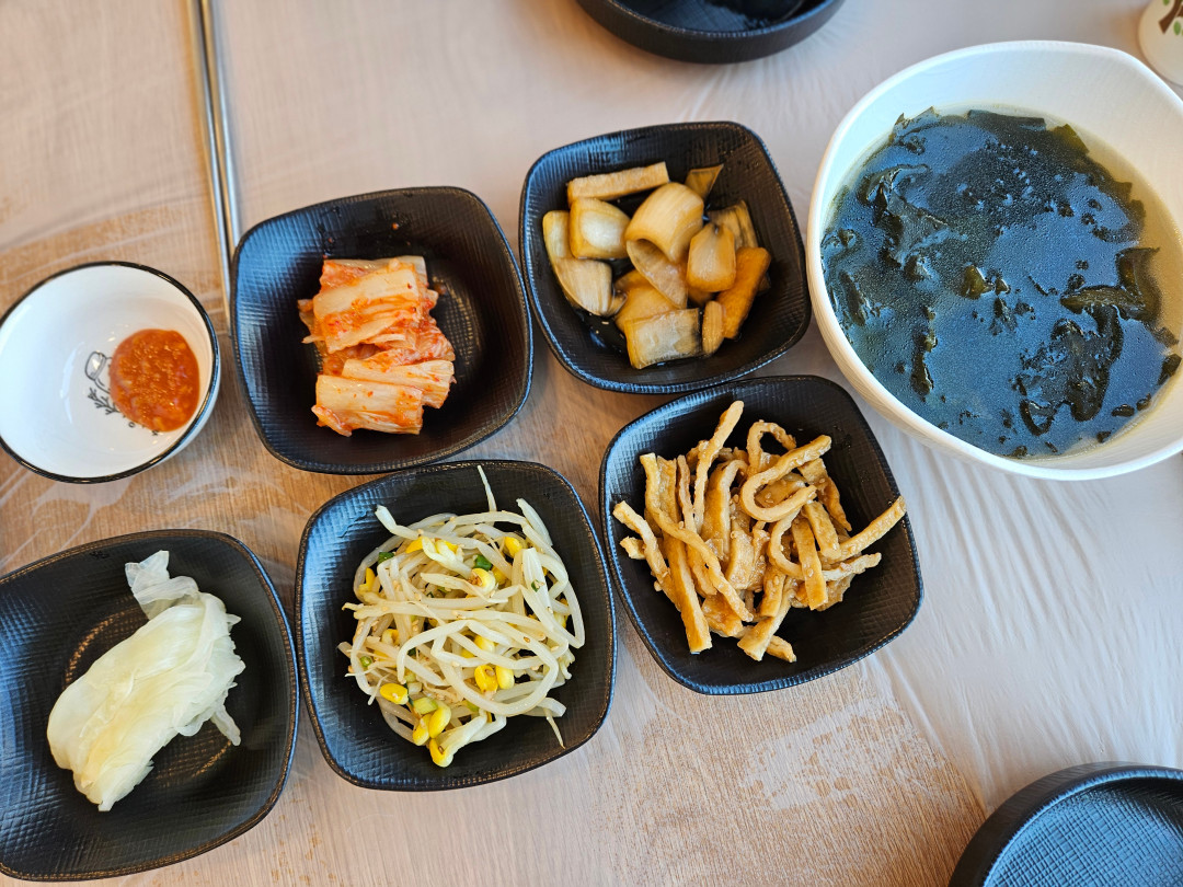 송악 통갈치 밑반찬 세팅