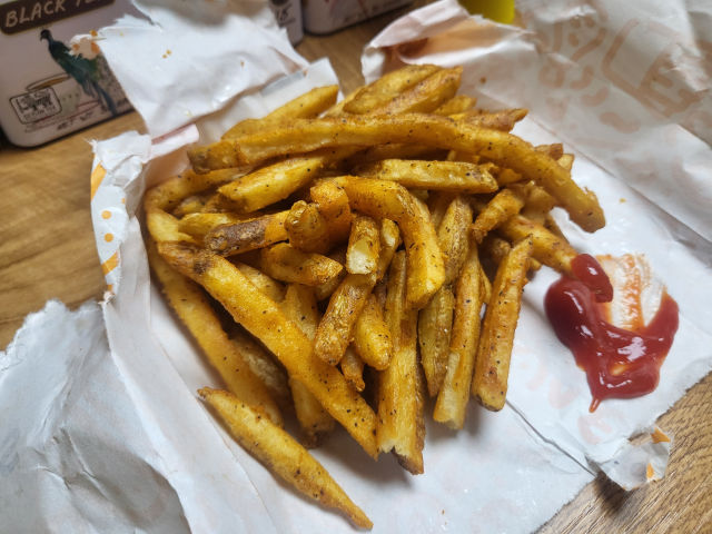 맘스터치 광교역점 케이준 양념감자-1