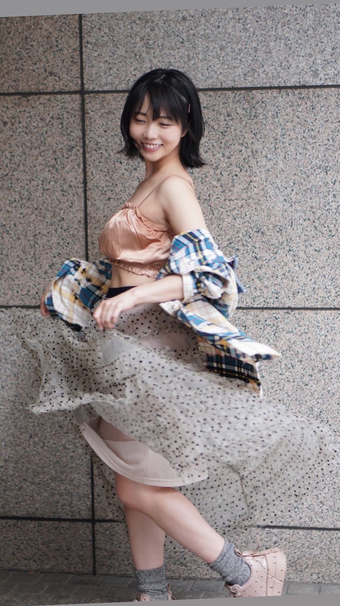 몸을 돌리는 토다 마코토 (Makoto Toda) 사진