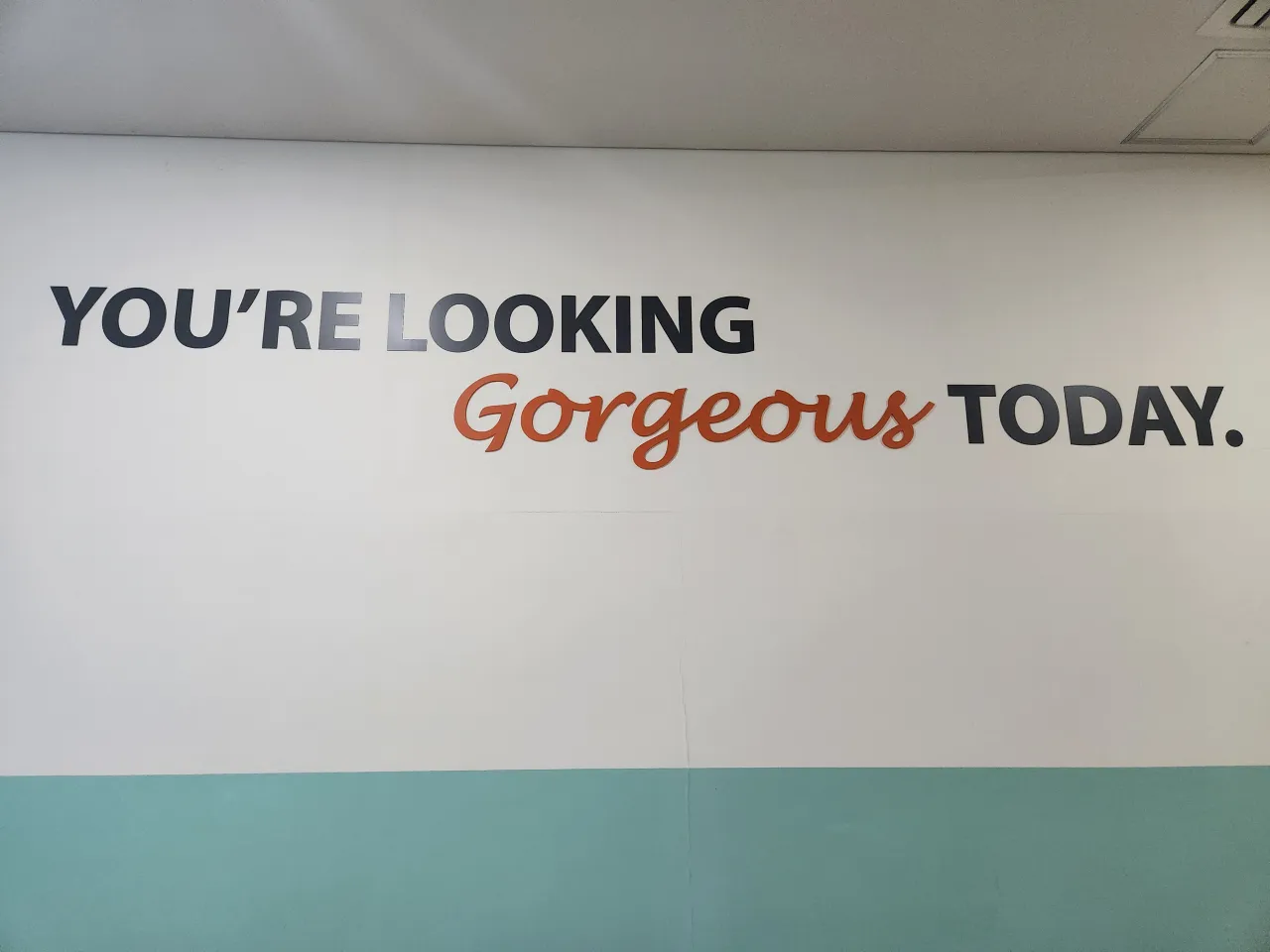 학교다운-힘나는-문구-You're-looking-gorgeous-today