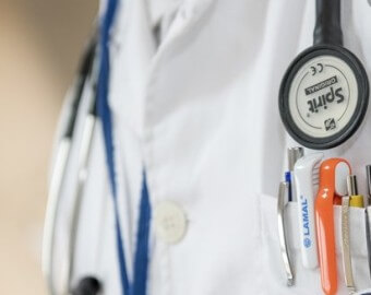 진료 면허 도입 검토가 필요한가