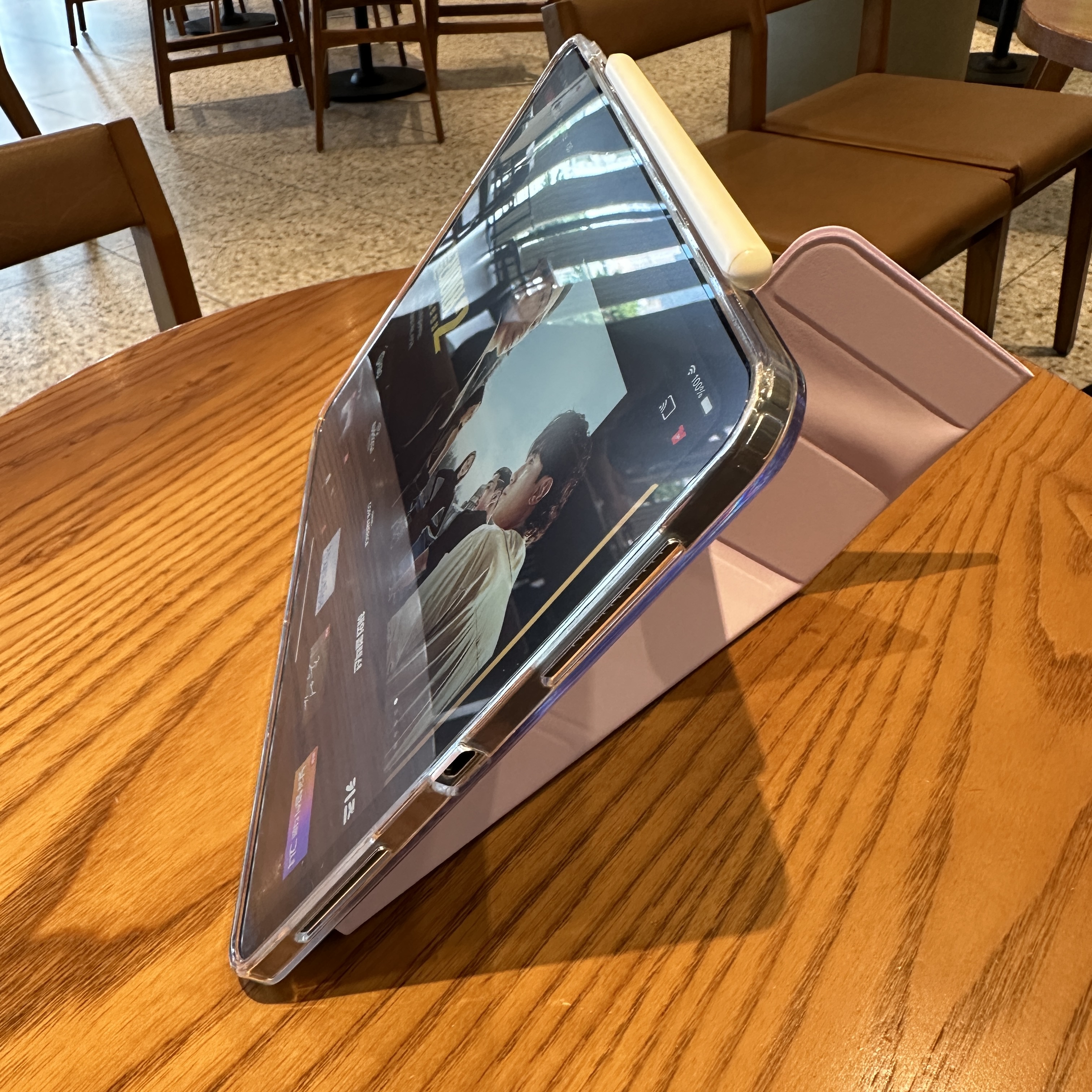 주블링_아이패드프로11인치_클리어마그네틱케이스