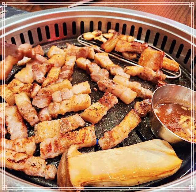 창원 도계동 맛집 엄마가 기른 13가지 무한리필 쌈 채소, 통삼겹살