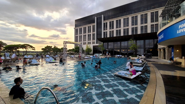 파라다이스 수영장