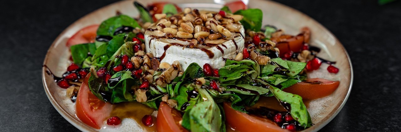 신선한 치즈 야채 샐러드 이미지