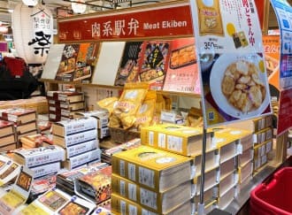 도시락들이 가득 진열되어 있는 상점