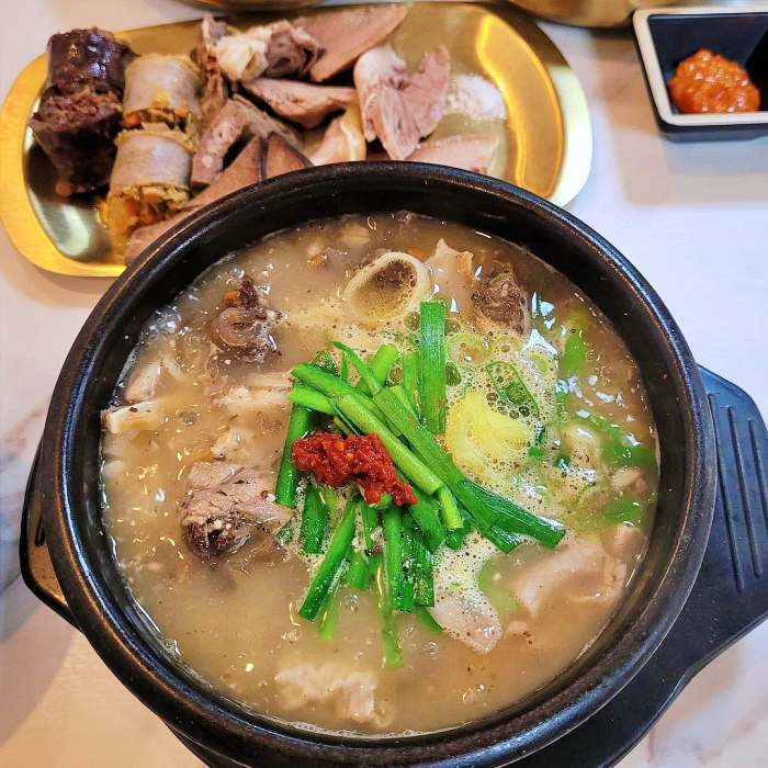 생방송투데이 경기 광주 장지동 고사리 얼큰 순대국 눈꽃 차돌 곱창 순대전골 맛집