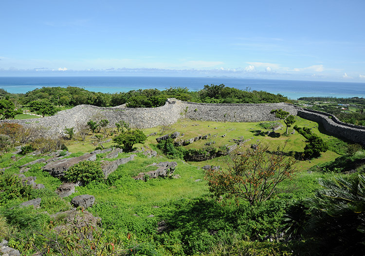 나키진 성터(출처: https://www.nakijinjoseki-osi.jp/)