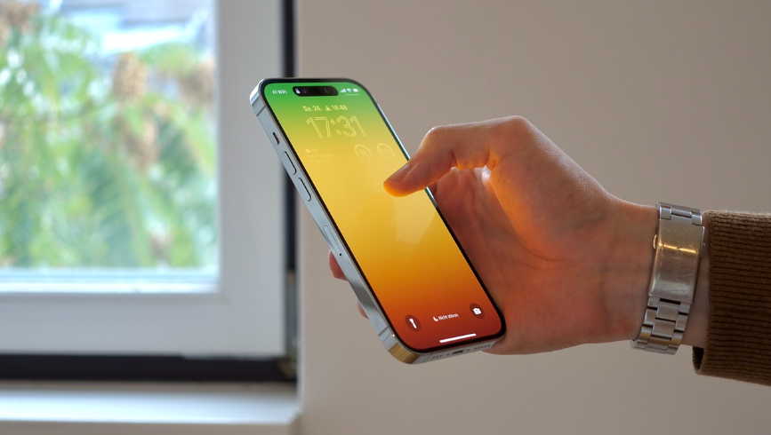 아이폰17 출시 관련 참고용 기존 아이폰 사진