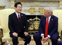 이재명-트럼프 펜 교환