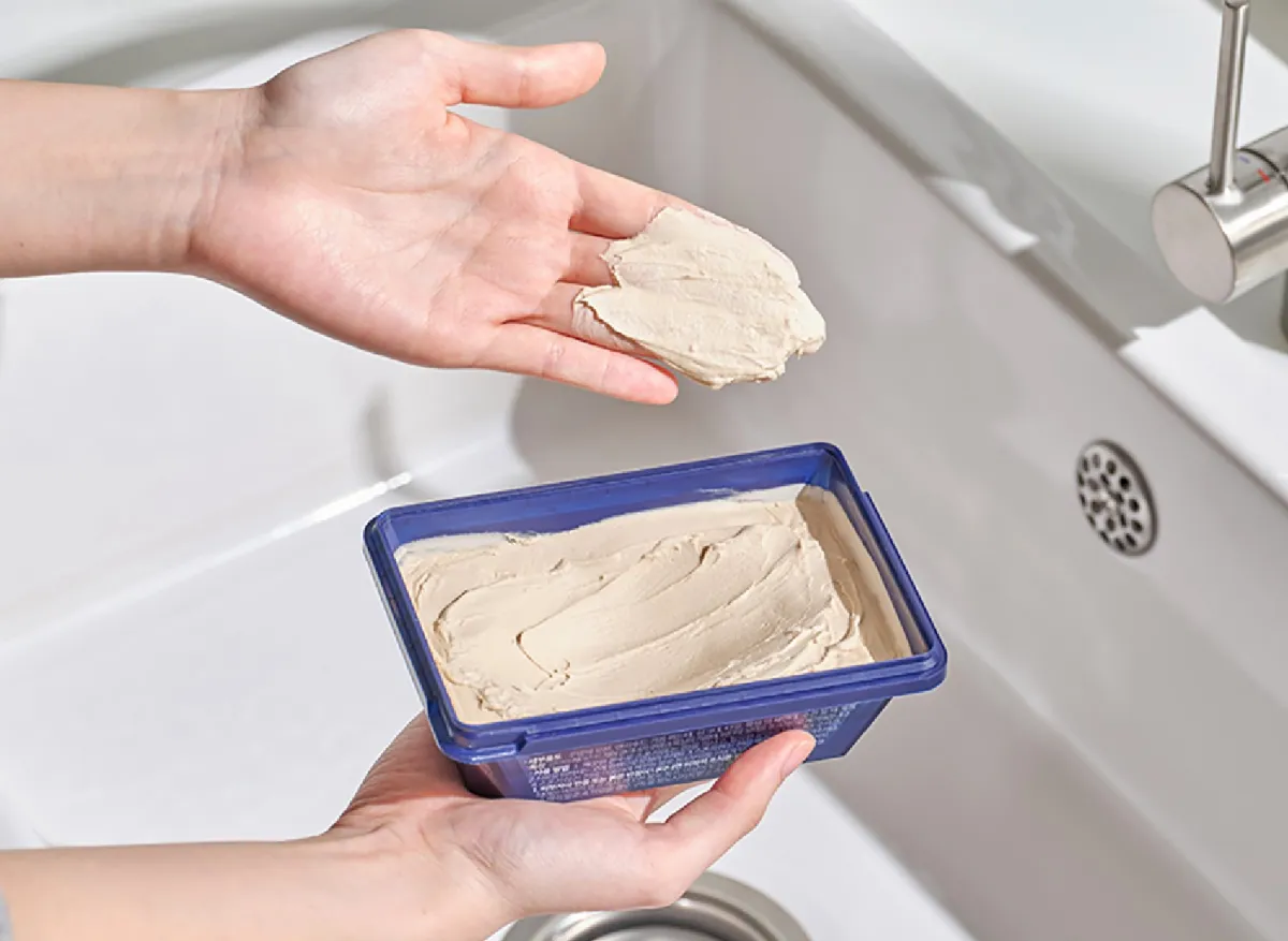 손으로-푹-떠서-사용이-가능한-아스토니쉬-샤인-클리너-제품