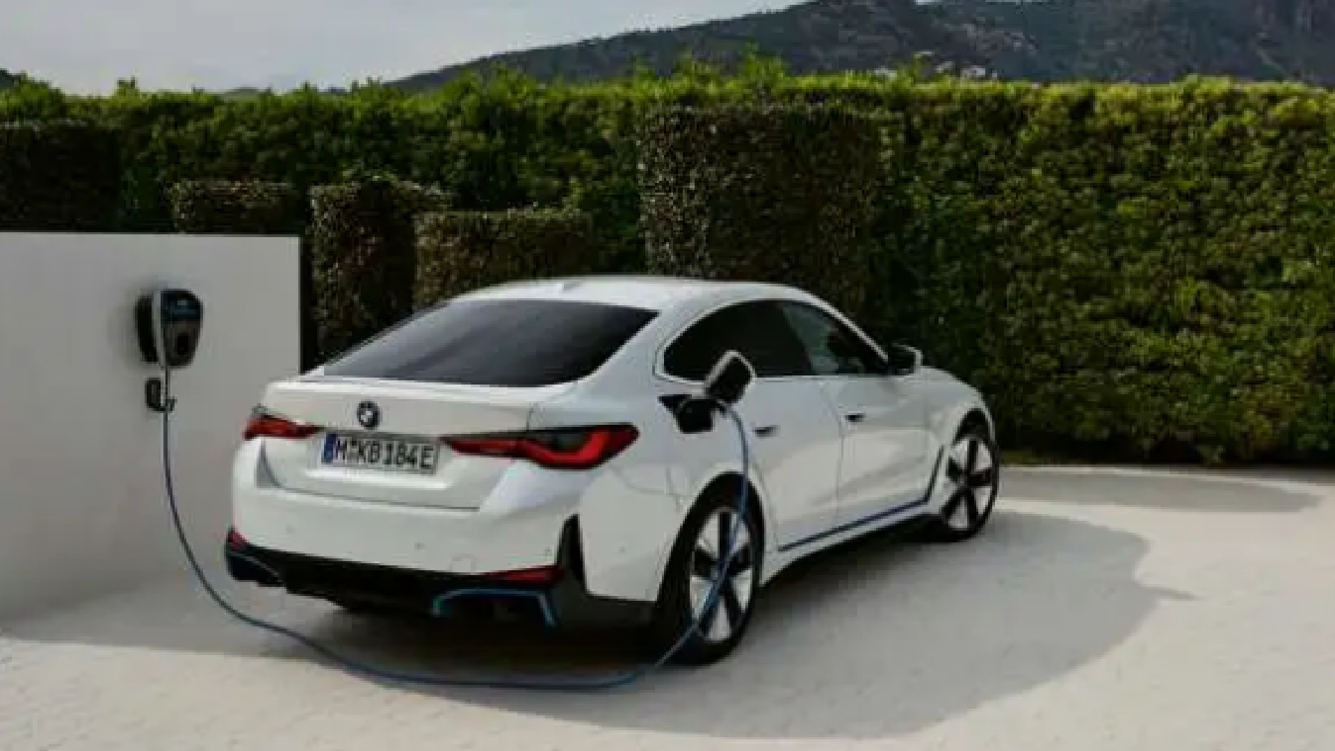 BMW I4의 특징
