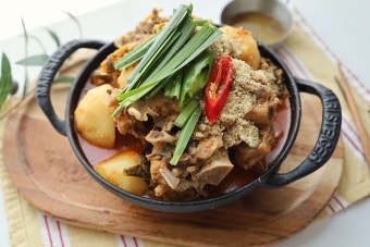 등뼈 감자탕 사진