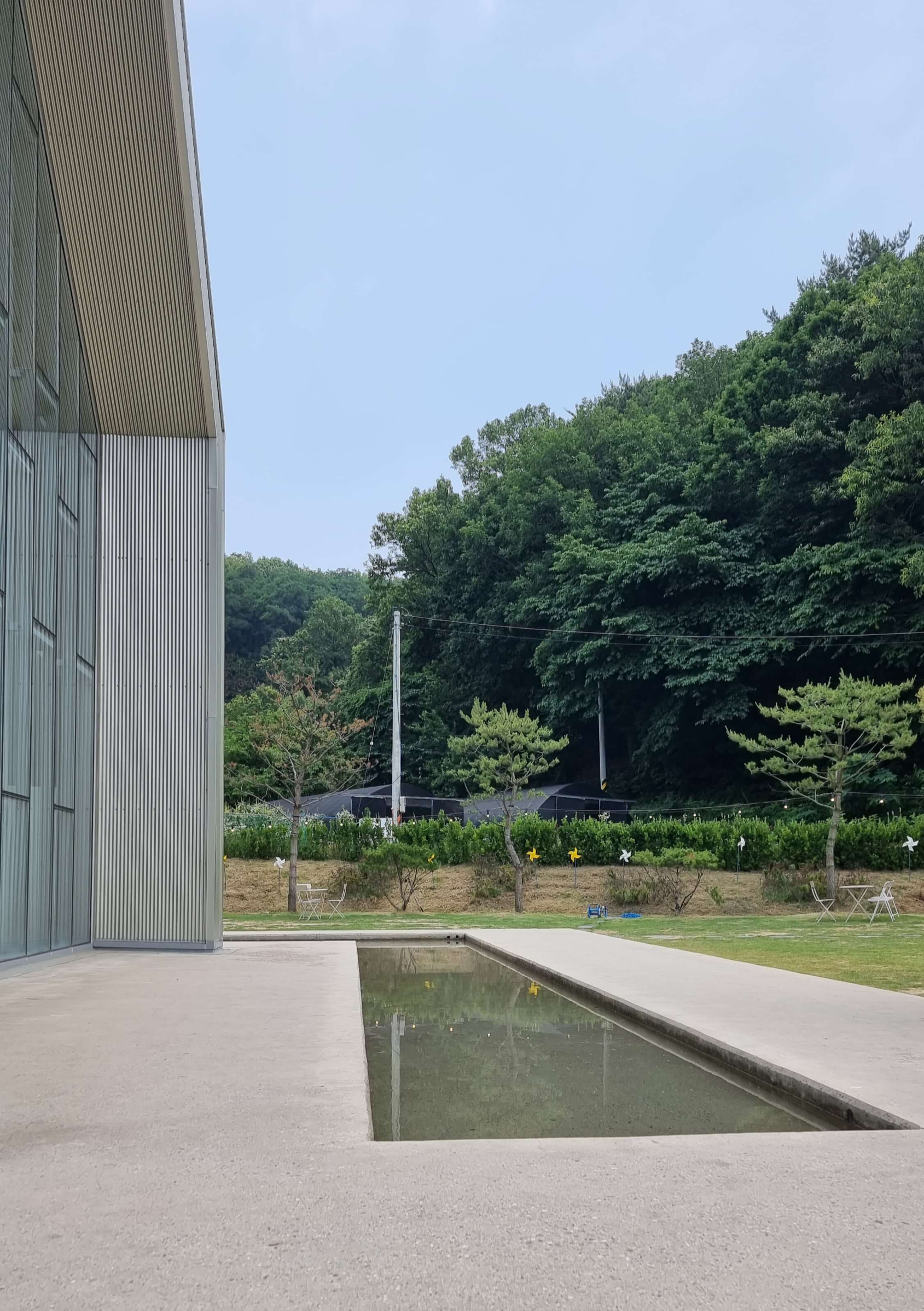 스티빈 외부 야외 테이블 자리