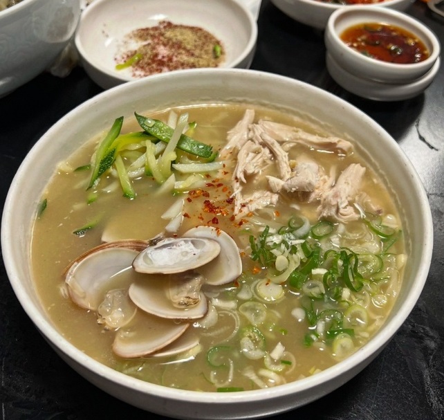 대나무봉반죽-칼국수-달인-율동칼국수