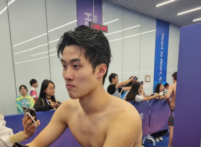 황선우 예선 1위