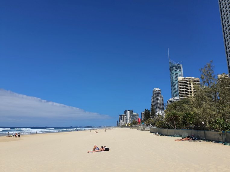 서퍼스 파라다이스 해변