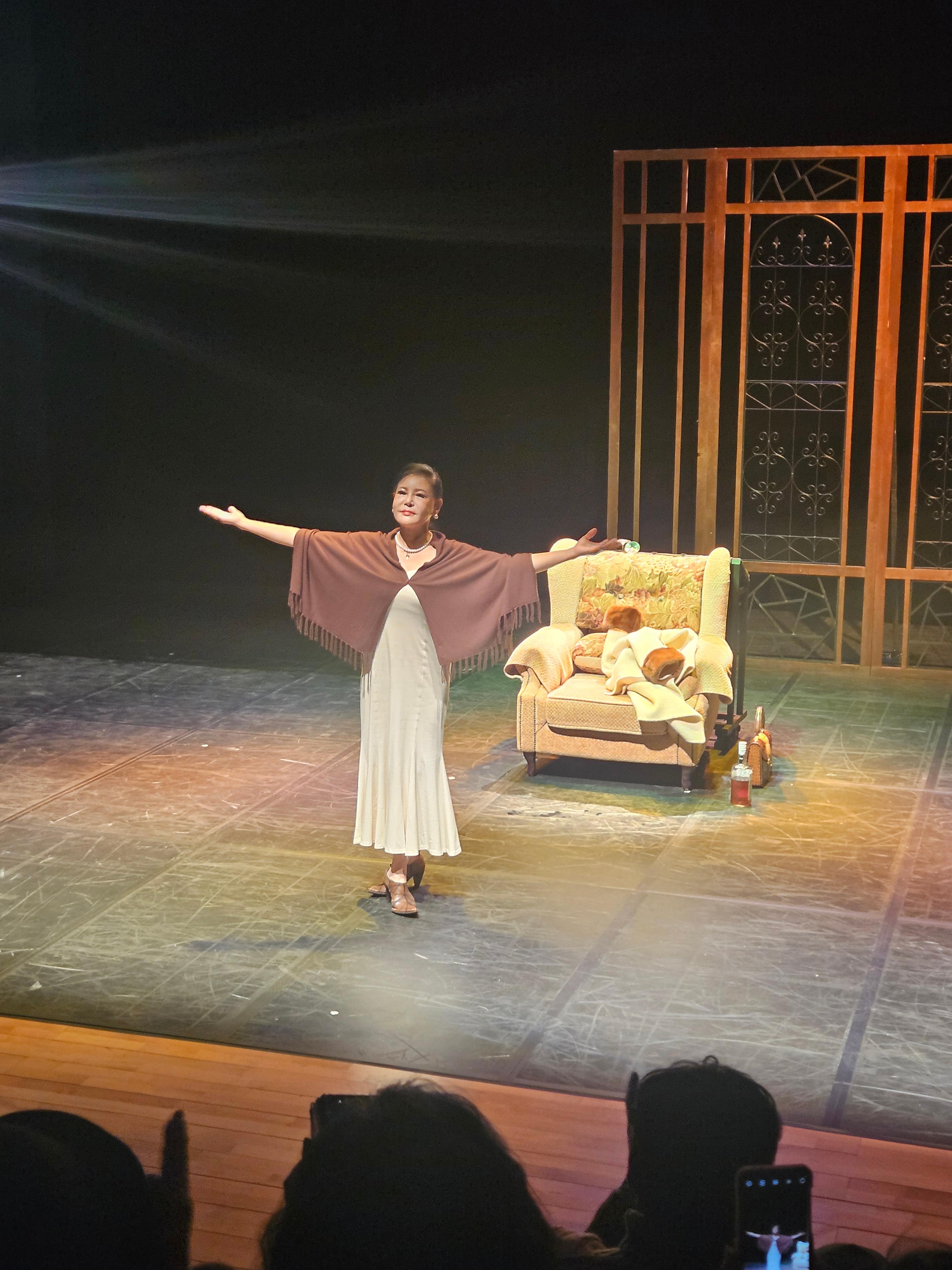 70분간의 압도적 전율: 김지숙 배우의 마지막 무대, 모노드라마 <로젤(Rosel)> 솔직 관람 후기!