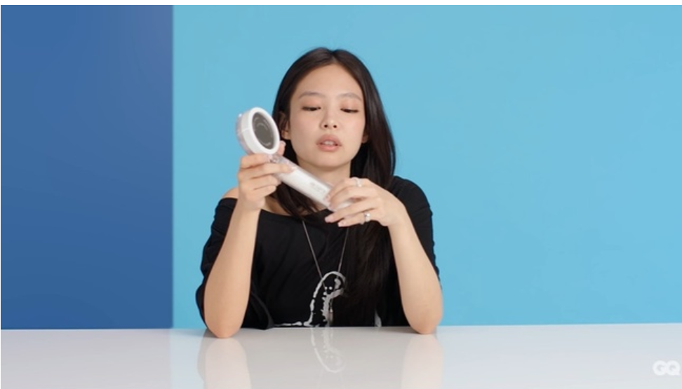 여행시 샤워기 헤드를 가지고 다닌다는 블랙핑크 제니