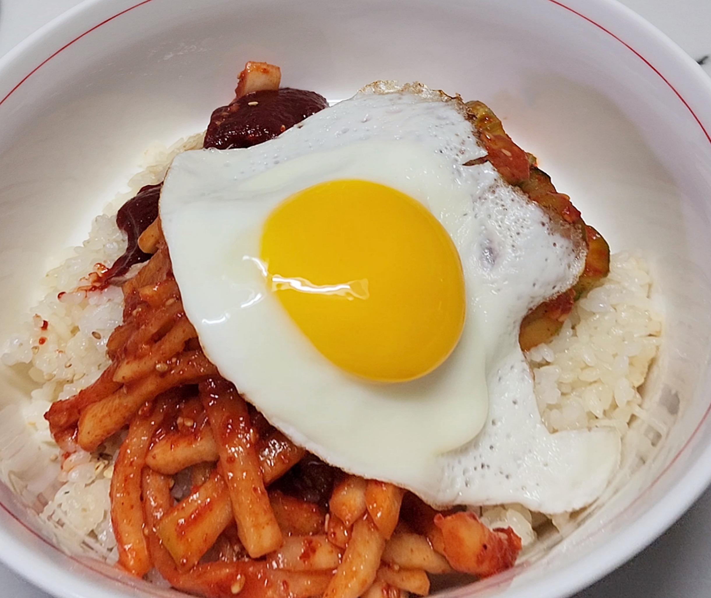 무생채를-넣은-비빔밥-완성모습