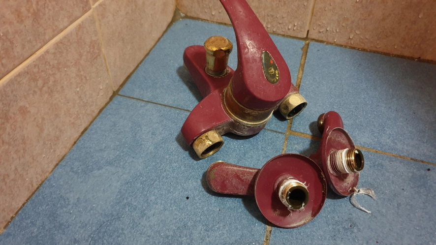 오래된 샤워기 수전