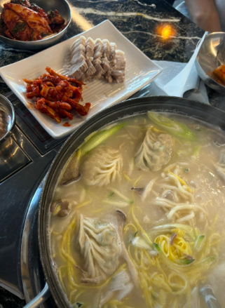 생방송 오늘N 인천 중구 한우사골 칼국수와 무한리필보쌈