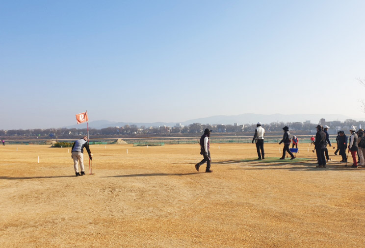 경주파크골프장 (총36홀) 경주시 석장동과 충효동 서천둔치 천변에 길게 조성