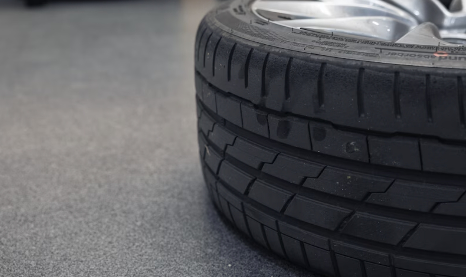 2024 테슬라 모델 3 하이랜드 : 여러 샤시 업그레이드 제공