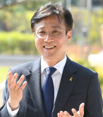 신영대 국회의원 프로필 나이 고향 학력 재산 지역구 페이스북